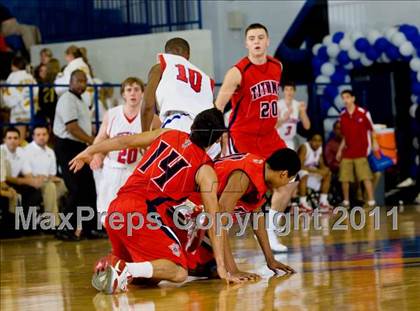 Thumbnail 2 in Pearce vs. Centennial (4A Bi-District Playoffs) photogallery.
