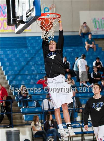 Thumbnail 3 in Pearce vs. Centennial (4A Bi-District Playoffs) photogallery.