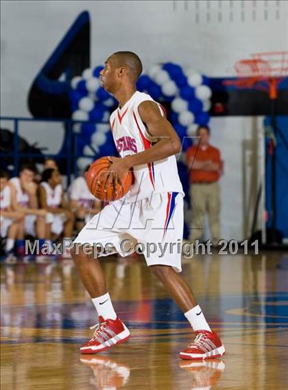 Thumbnail 2 in Pearce vs. Centennial (4A Bi-District Playoffs) photogallery.