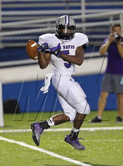 Thumbnail 1 in Ben Davis @ St. Xavier (Crosstown Showdown) photogallery.