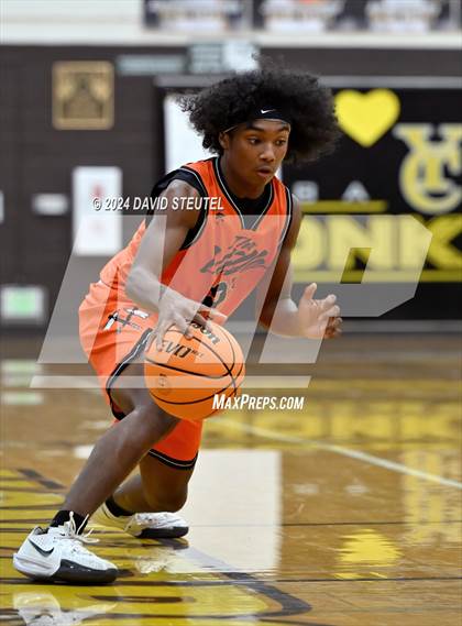 Thumbnail 2 in Marysville vs. Chico (Mel Good Holiday Classic) photogallery.