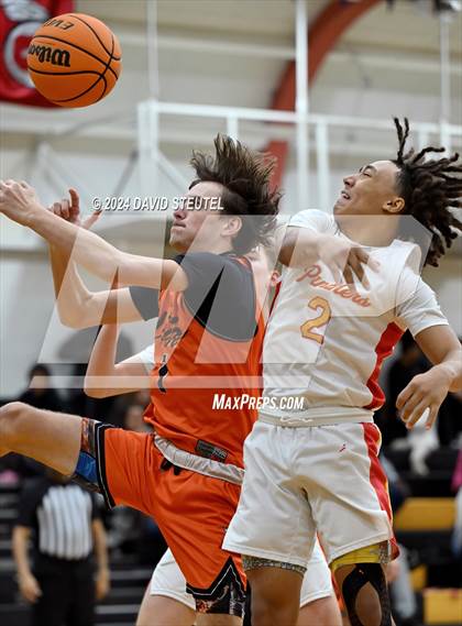 Thumbnail 3 in Marysville vs. Chico (Mel Good Holiday Classic) photogallery.