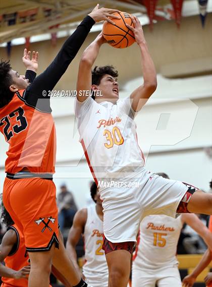 Thumbnail 1 in Marysville vs. Chico (Mel Good Holiday Classic) photogallery.