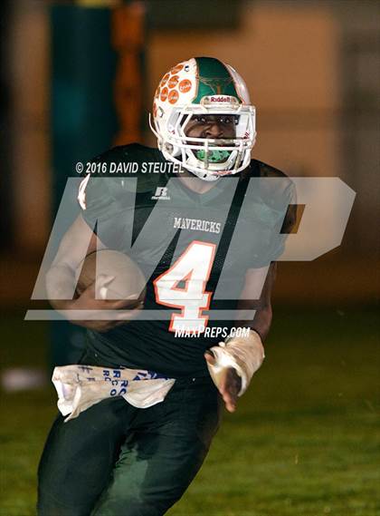 Thumbnail 2 in Capital Christian vs. Mesa Verde photogallery.