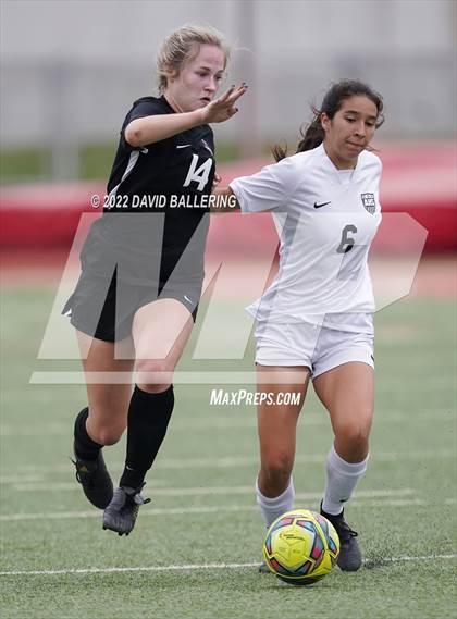 Thumbnail 2 in Marcus vs. Arlington (UIL 6A Area Playoff) photogallery.