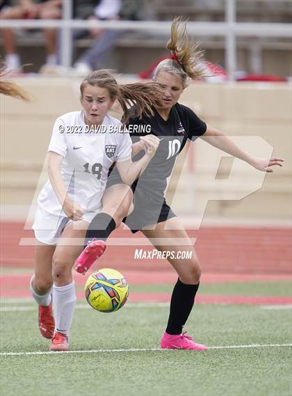 Thumbnail 2 in Marcus vs. Arlington (UIL 6A Area Playoff) photogallery.