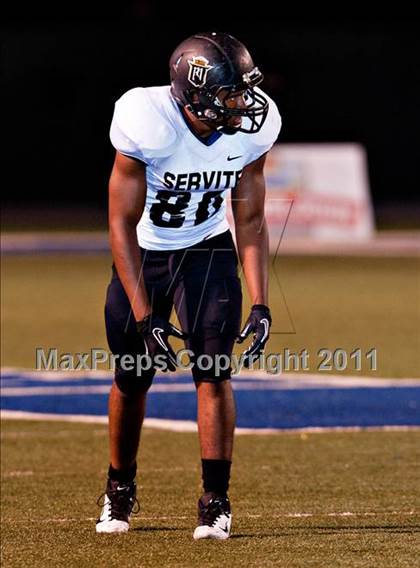Thumbnail 3 in La Habra vs. Servite photogallery.