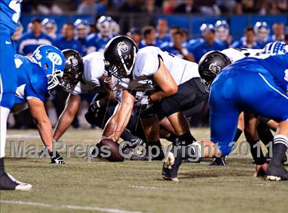 Thumbnail 3 in La Habra vs. Servite photogallery.