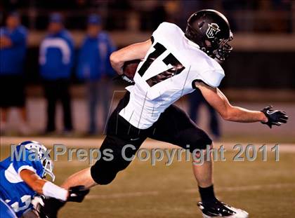 Thumbnail 1 in La Habra vs. Servite photogallery.