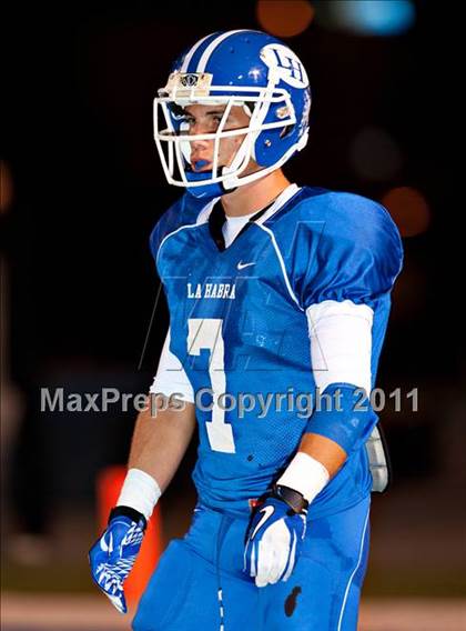 Thumbnail 1 in La Habra vs. Servite photogallery.