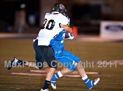 Thumbnail 2 in La Habra vs. Servite photogallery.