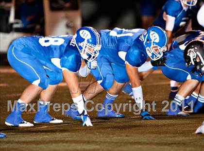 Thumbnail 3 in La Habra vs. Servite photogallery.