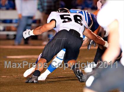 Thumbnail 1 in La Habra vs. Servite photogallery.