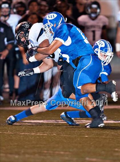Thumbnail 2 in La Habra vs. Servite photogallery.