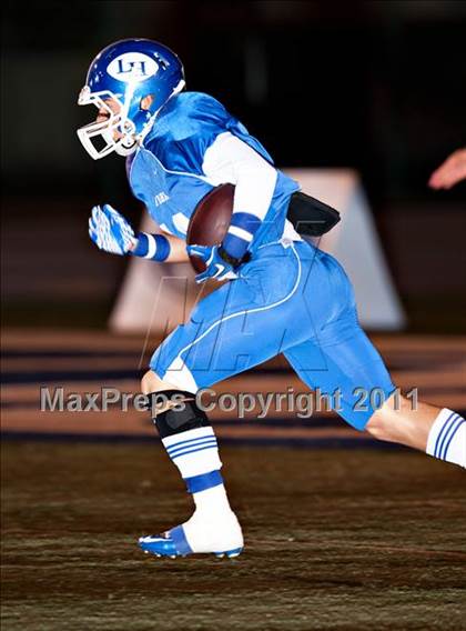 Thumbnail 2 in La Habra vs. Servite photogallery.