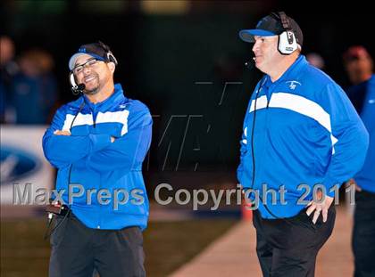 Thumbnail 2 in La Habra vs. Servite photogallery.