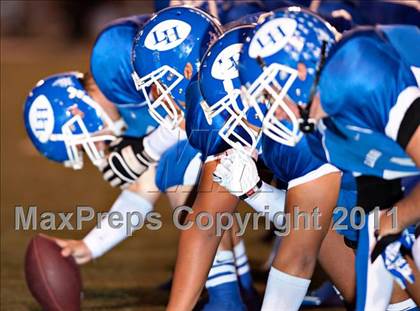 Thumbnail 2 in La Habra vs. Servite photogallery.