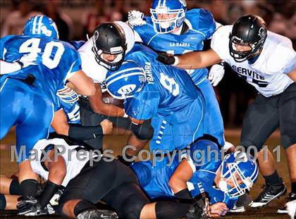 Thumbnail 1 in La Habra vs. Servite photogallery.