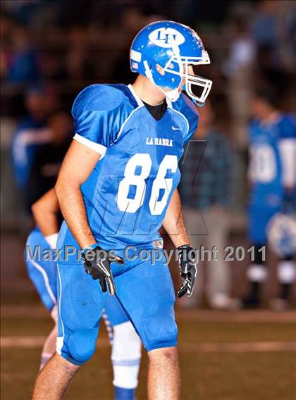Thumbnail 2 in La Habra vs. Servite photogallery.