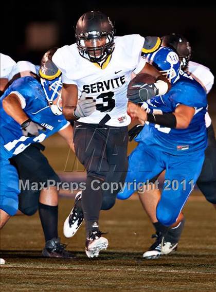 Thumbnail 3 in La Habra vs. Servite photogallery.