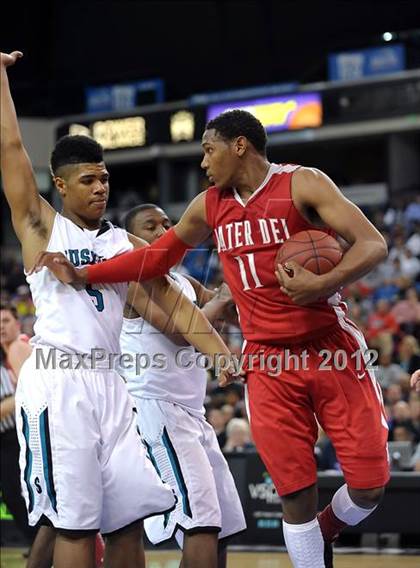 Thumbnail 3 in Mater Dei vs. Sheldon (CIF State D1 Final) photogallery.
