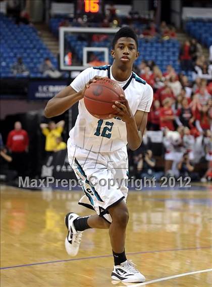 Thumbnail 3 in Mater Dei vs. Sheldon (CIF State D1 Final) photogallery.
