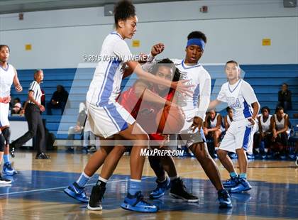 Thumbnail 1 in Harvard-Westlake vs Serra photogallery.