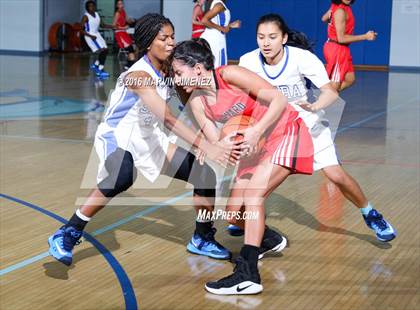 Thumbnail 3 in Harvard-Westlake vs Serra photogallery.