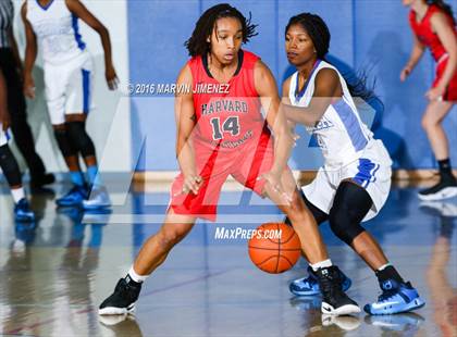 Thumbnail 3 in Harvard-Westlake vs Serra photogallery.