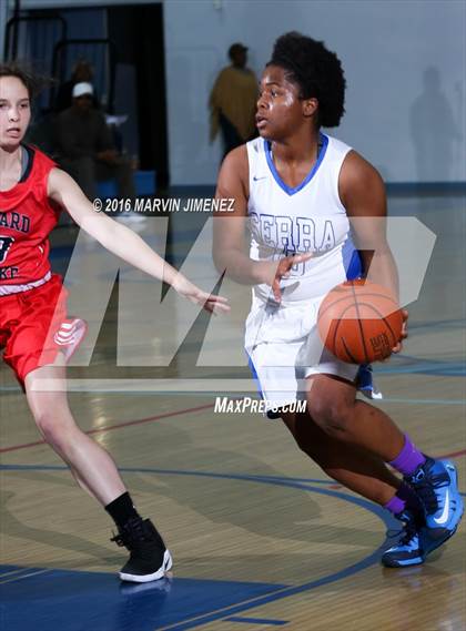 Thumbnail 3 in Harvard-Westlake vs Serra photogallery.