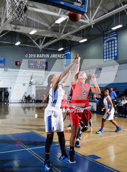 Thumbnail 2 in Harvard-Westlake vs Serra photogallery.