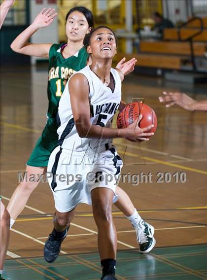 Thumbnail 2 in Mira Costa vs. Stockdale (Santa Barbara Tournament of Champions) photogallery.