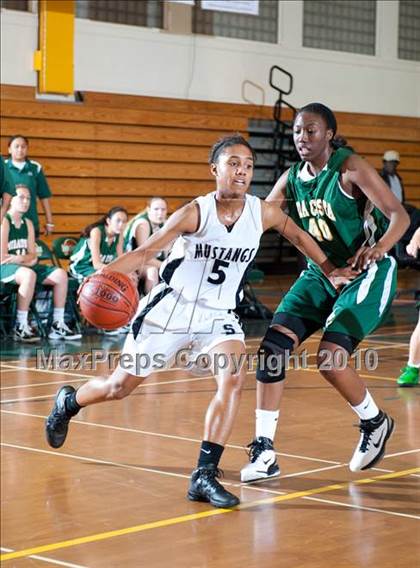 Thumbnail 3 in Mira Costa vs. Stockdale (Santa Barbara Tournament of Champions) photogallery.