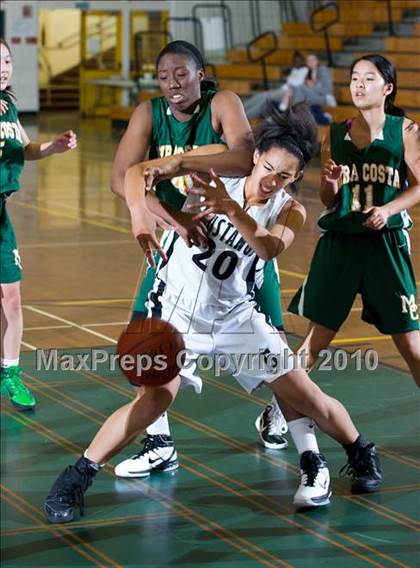 Thumbnail 3 in Mira Costa vs. Stockdale (Santa Barbara Tournament of Champions) photogallery.