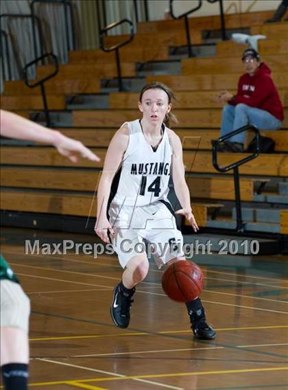 Thumbnail 3 in Mira Costa vs. Stockdale (Santa Barbara Tournament of Champions) photogallery.