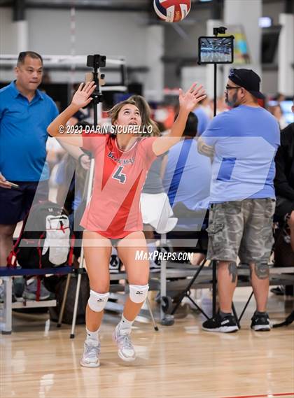 Thumbnail 3 in Desert Hills vs. Beckman (Nike Tournament of Champions) photogallery.
