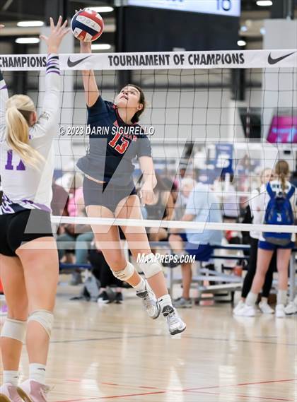 Thumbnail 1 in Desert Hills vs. Beckman (Nike Tournament of Champions) photogallery.