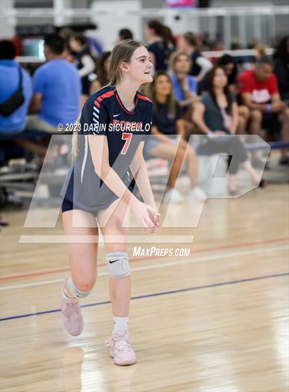 Thumbnail 3 in Desert Hills vs. Beckman (Nike Tournament of Champions) photogallery.