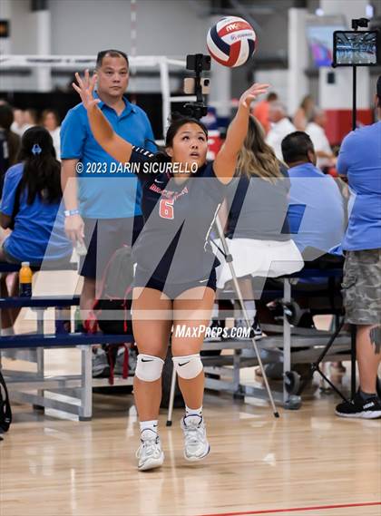 Thumbnail 1 in Desert Hills vs. Beckman (Nike Tournament of Champions) photogallery.