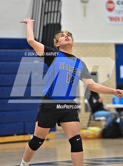 Thumbnail 1 in Kennedy vs Alameda photogallery.