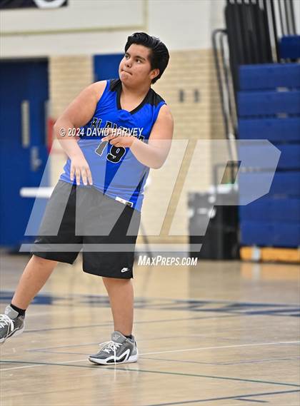 Thumbnail 2 in Kennedy vs Alameda photogallery.