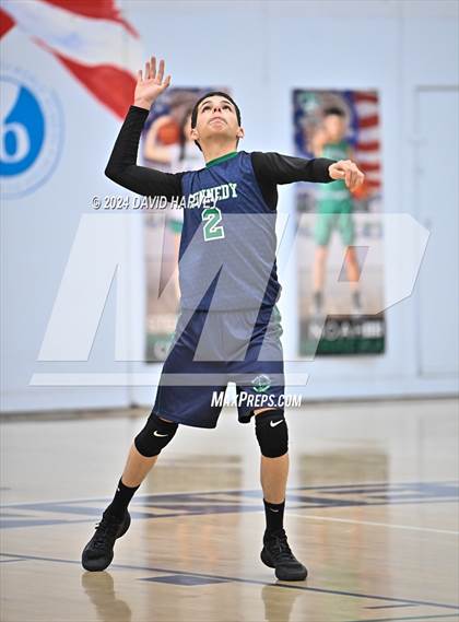 Thumbnail 2 in Kennedy vs Alameda photogallery.