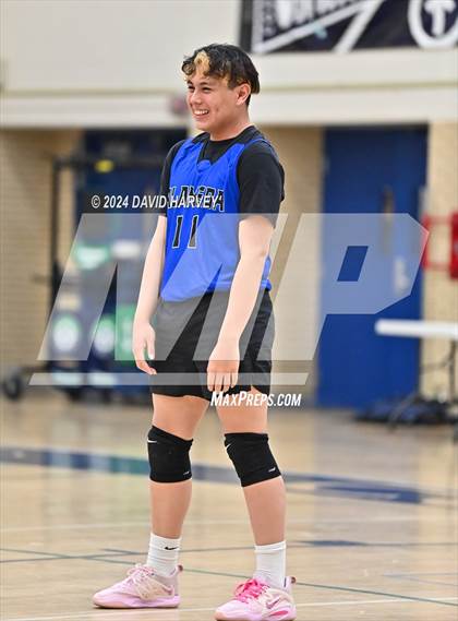 Thumbnail 3 in Kennedy vs Alameda photogallery.