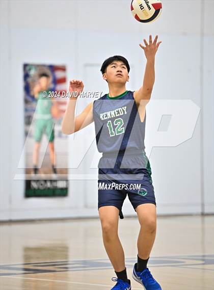 Thumbnail 2 in Kennedy vs Alameda photogallery.