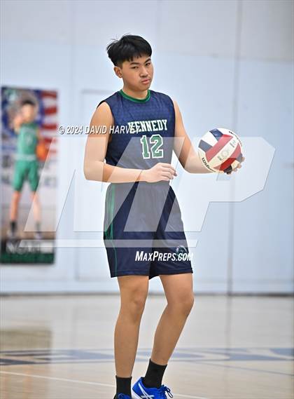 Thumbnail 3 in Kennedy vs Alameda photogallery.