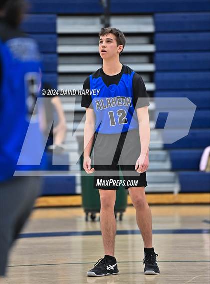 Thumbnail 3 in Kennedy vs Alameda photogallery.