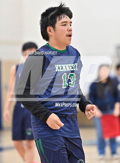 Thumbnail 3 in Kennedy vs Alameda photogallery.