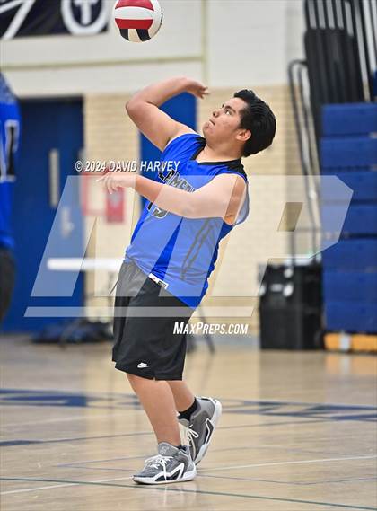 Thumbnail 3 in Kennedy vs Alameda photogallery.