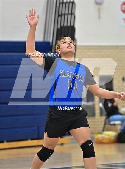 Thumbnail 3 in Kennedy vs Alameda photogallery.