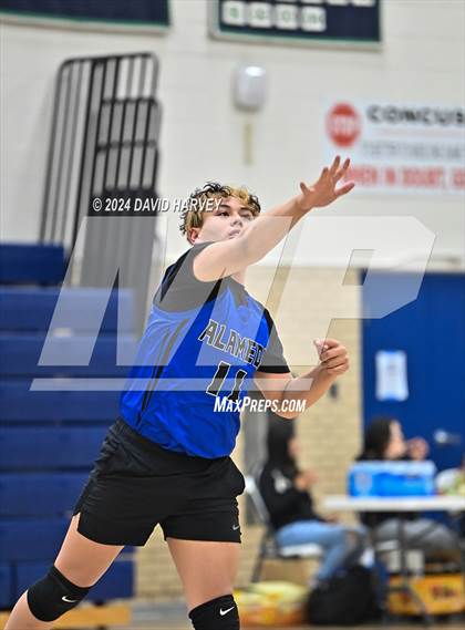 Thumbnail 3 in Kennedy vs Alameda photogallery.